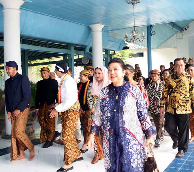 Read more about the article Lima Puluh Persen Aktivitas Museum Kraton, Menjadi Sumber Nafkah Publik (seri 3 – bersambung)