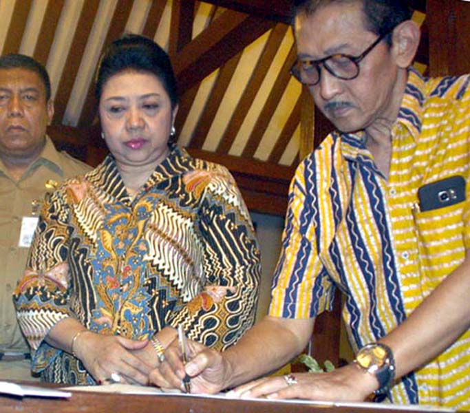 Read more about the article Berbagi Zakat-Fitrah Menjadi Momentum Membangun Kembali Keakraban (seri 4- bersambung)