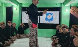 Warga Pakasa Cabang Kudus Berhalal-bihalal di Sekretariat Singocandi