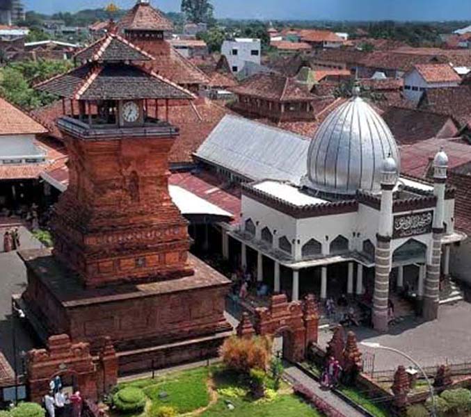 Read more about the article Gusti Moeng : “Kraton Siap Dukung Tatacara Adat, Jamasan Pusaka Sunan Kudus….”