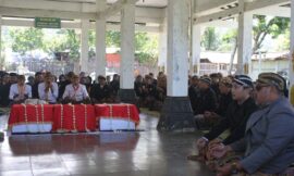 Kraton “Labuh” Singep Makam Sinuhun Amangkurat dan Eblek Kotak Wayang