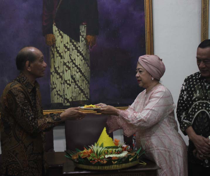 You are currently viewing UNS dan Kraton Bekerjasama Membentuk Lembaga Studi Kebudayaan