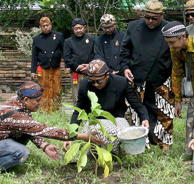 Read more about the article Ritual Methik Sekar Wijayakusuma, Bikin Trend Dagang di Pasar Bebas (seri 1 – bersambung)