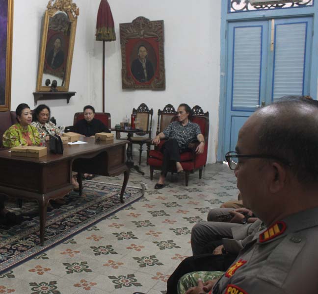 Read more about the article Sinyal Penegasan Otoritas Kelembagaan Kraton Sudah Dilempar (seri 1-bersambung)