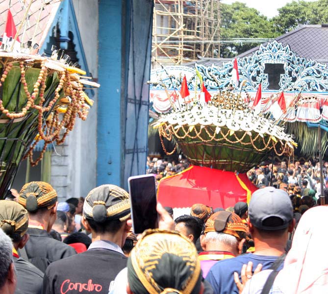 Read more about the article Sinyal Penegasan Otoritas Kelembagaan Kraton Sudah Dilempar (seri 5-habis)
