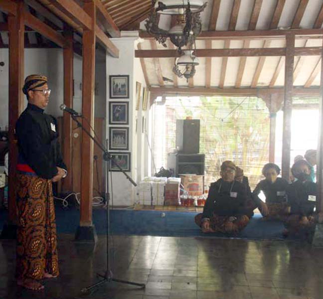 Read more about the article “Keprihatinan Bersama” yang Terpancar dari Wisuda Lulusan Pambiwara (seri 3-habis)