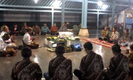 Rombongan Pemetik Sekar Wijayakusuma, Menyeberang ke Pulau Nusakambangan