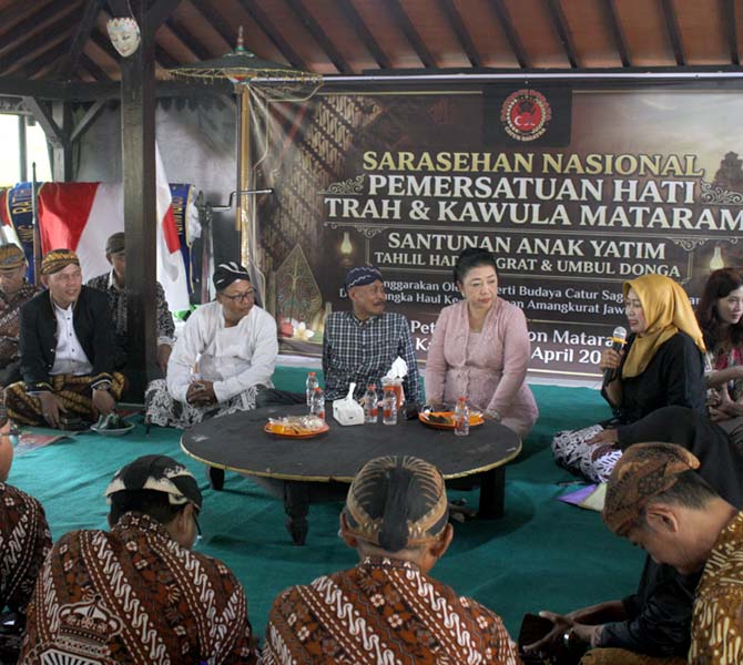 Read more about the article Momentum Sarasehan Nasional Catur Sagatra Jadi Ajang “Ngudarasa” (seri 4 – habis)