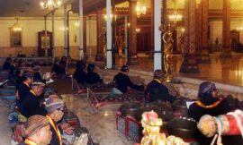 Kirab Pusaka Malam 1 Sura Perdana di Era Sinuhun Hangabehi (seri 3-bersambung)