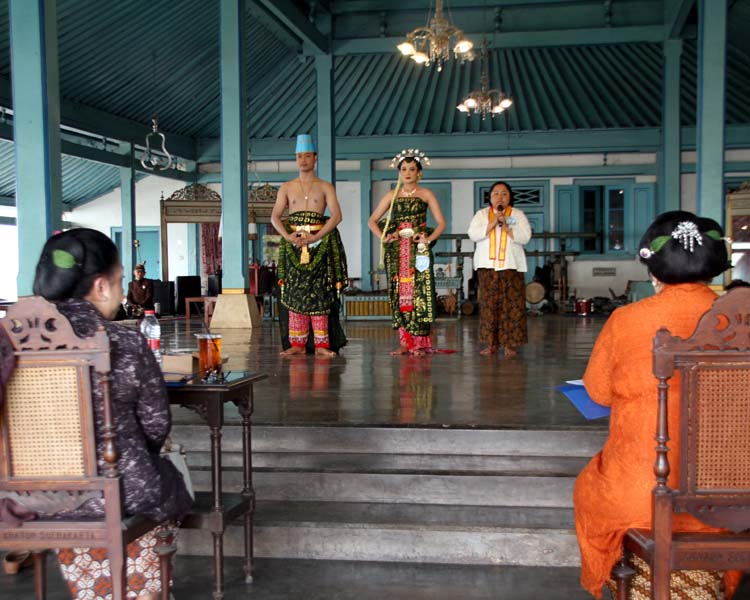 Read more about the article Sanggar Paes Tata-busana Kraton Mataram Surakarta Gelar Ujian Praktik