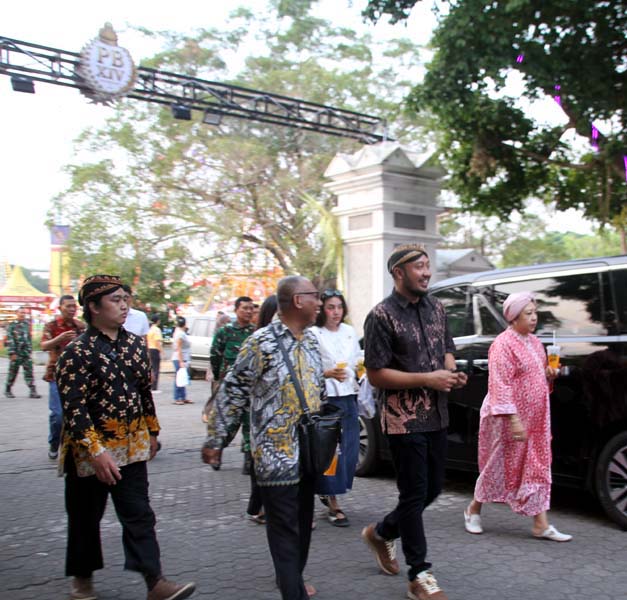 Read more about the article Era Pemimpin Baru Dinasti Mataram Surakarta, Era Membangun Protokol Adat (seri 3-habis)