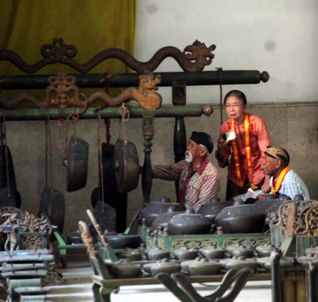 Read more about the article Prof Fumiko Tamura Teliti “Gong” Gamelan di Asia, Termasuk Milik Kraton