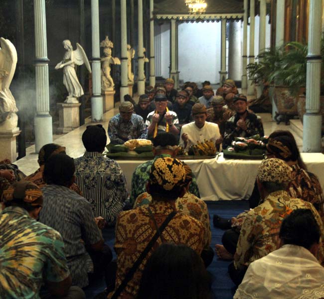 Read more about the article Ditandai Ritual “Nginang”, Rabu Siang Ini Gamelan Sekaten Ditabuh Kali Pertama