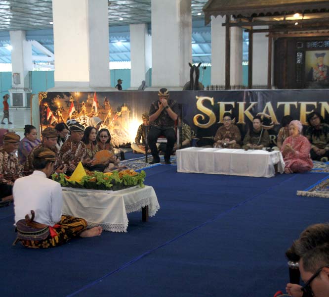 Read more about the article Maleman Sekaten Perdana di Era Sinuhun PB XIV Hangabehi Resmi Dibuka