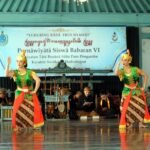 Empat Belas Siswa Babaran VI Pawiyatan Paes-Tata Busana Kraton Diwisuda