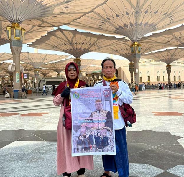 Read more about the article Warga Pakasa Kudus Umrah dan Doakan Sinuhun PB XIV di Masjid Nabawi