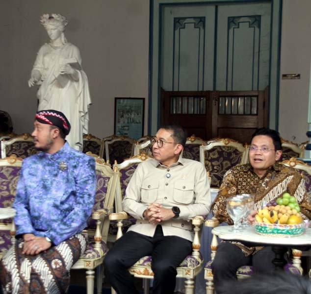 Read more about the article Digitalisasi Naskah Sasana Pustaka, Agar tak “Lungset Mungguhing Sampiran” (seri 1-bersambung)
