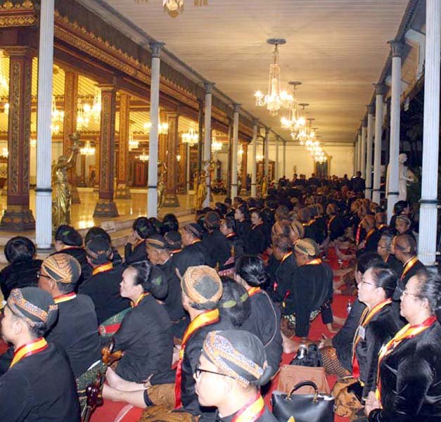 You are currently viewing Tampilnya Sinuhun PB XIV Hangabehi, Bangkitnya Cabang-cabang Seni di Kraton (seri 8-bersambung)