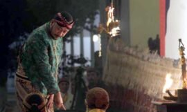 Pentas Sinuhun PB XIV Hangabehi, Cara Memuliakan Pusaka Leluhur (seri 2-bersambung)