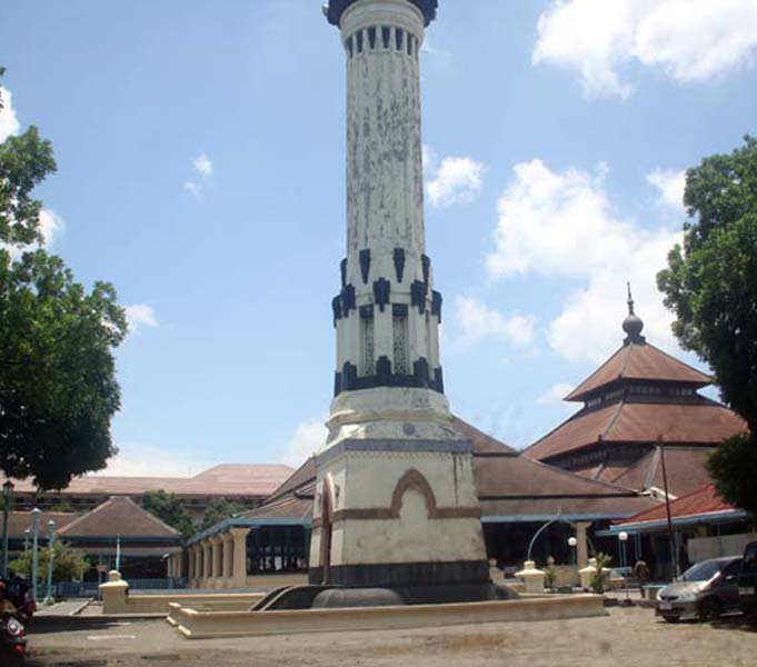 Read more about the article Pentas Sinuhun PB XIV Hangabehi, Cara Memuliakan Pusaka Leluhur (seri 4-bersambung)